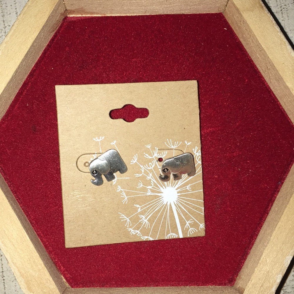elephant earrings 🐘